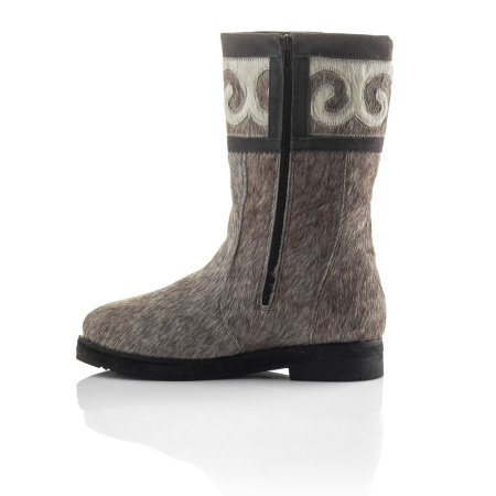 Унты женские из камуса лошади с орнаментом средней высоты, серых тонов